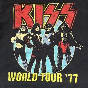 Kiss Graphic TShirt Black Size Medium